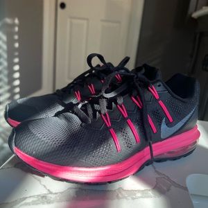 Nike Max Dynasty Athletic Shoes 6.5